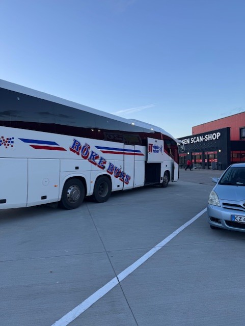 R�ke Buss utanf�r Nielsens